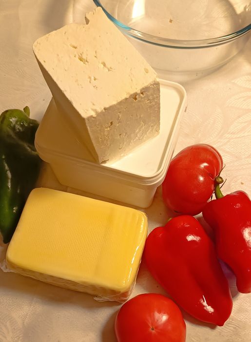 Домашно краве сирене и кашкавал