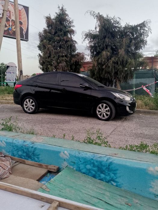 Hyundai 2011 ideal