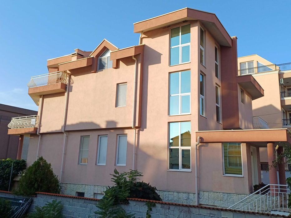 Продава се Къща в Бургас, Сарафово - 603 кв.м за 1015 €/кв.м - Снимка #1