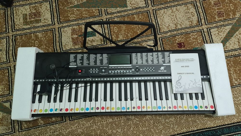 Синтезатор MK 2102