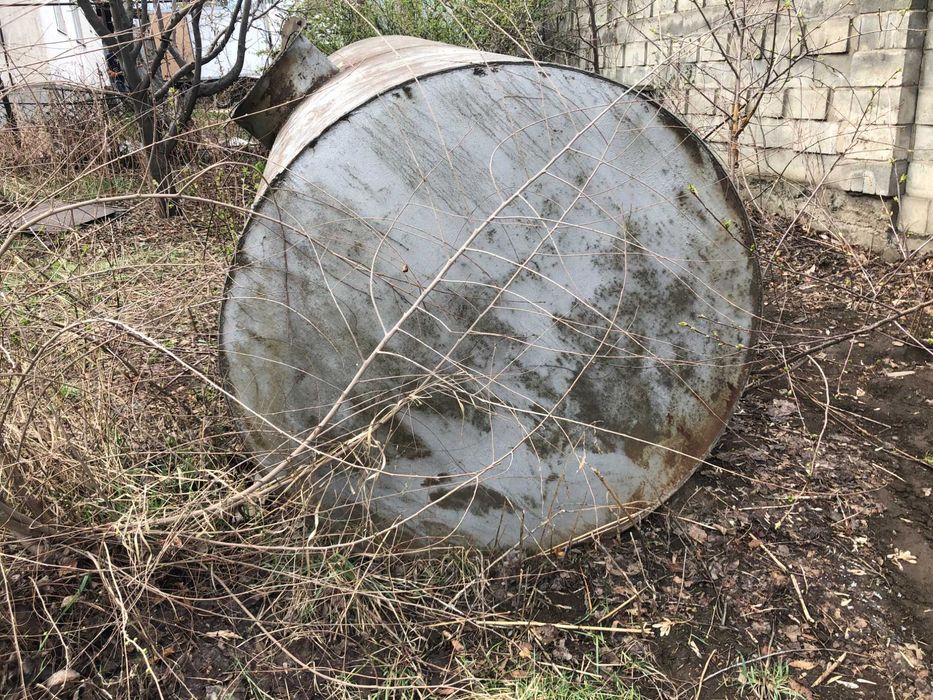 Продам емкость- бочку 4 куба