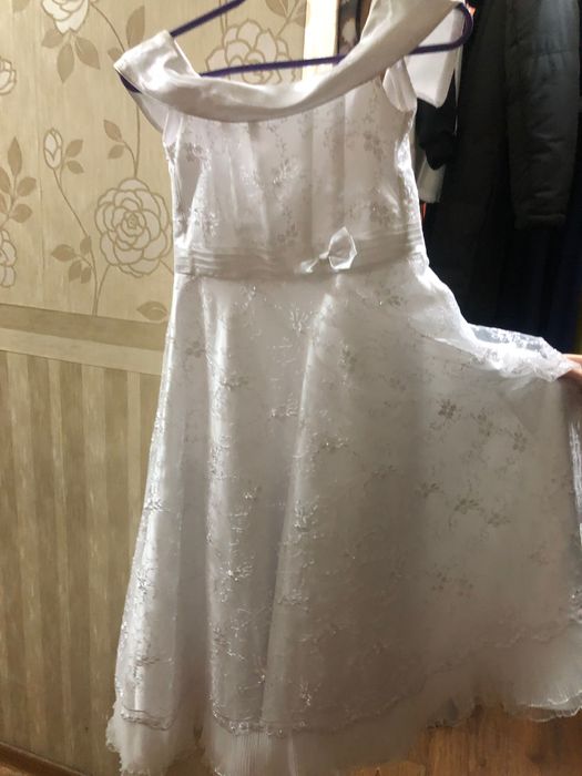 Продам платья бальные 7-10 лет