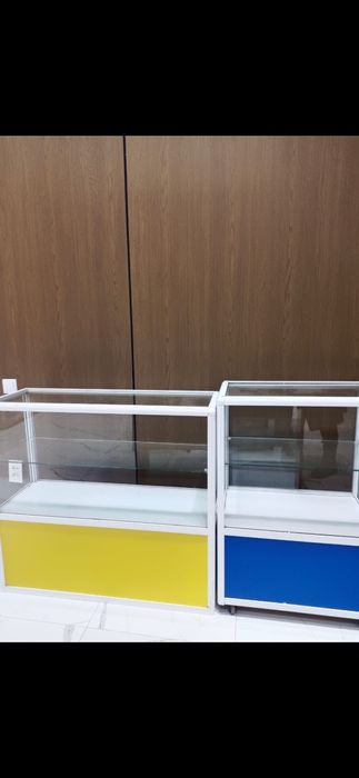 Продам БУ витрины для магазинов