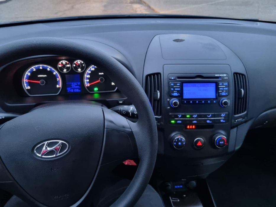 Хюндай I 30SW 1.4/16V  2010 година