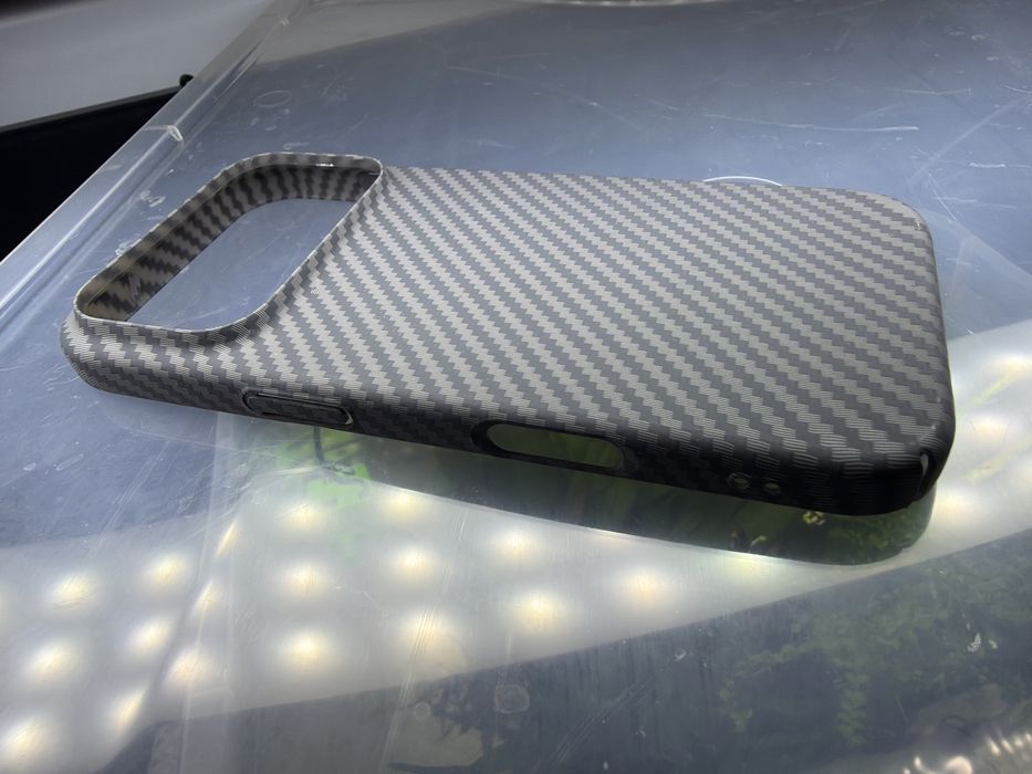 Iphone 17 Pro карбоновый чехол с magsafe