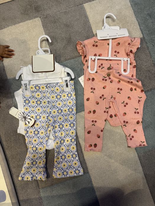 Лот бебешки комплекти 6-9 НОВИ