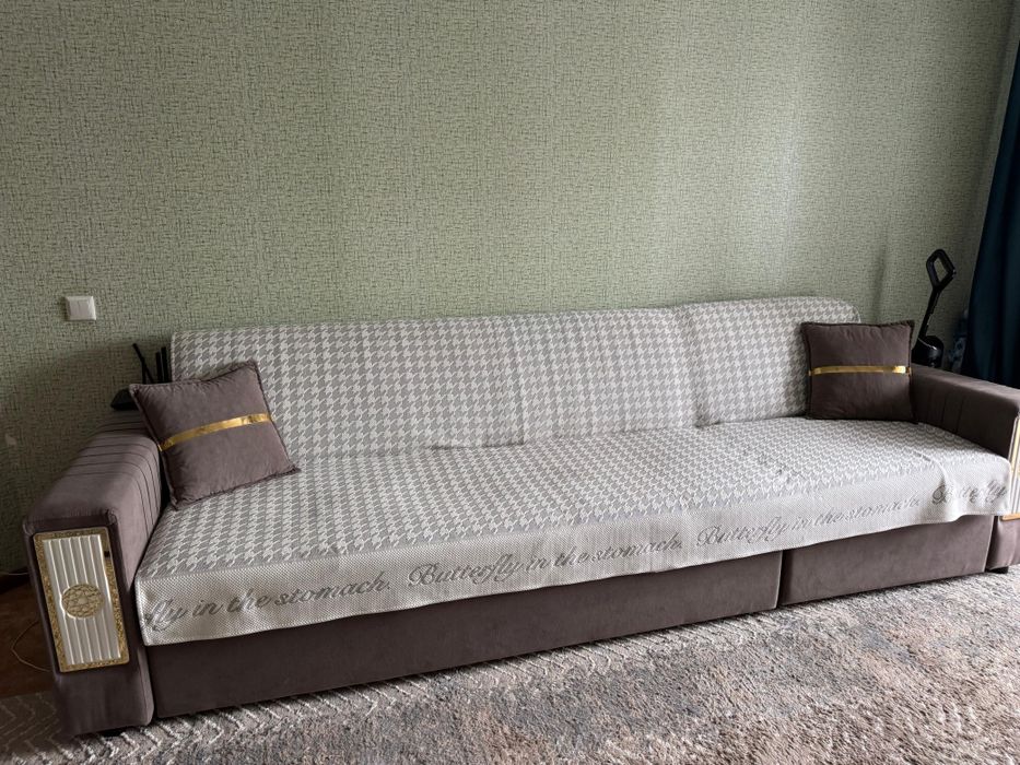 Продам диван в отличном состоянии . .