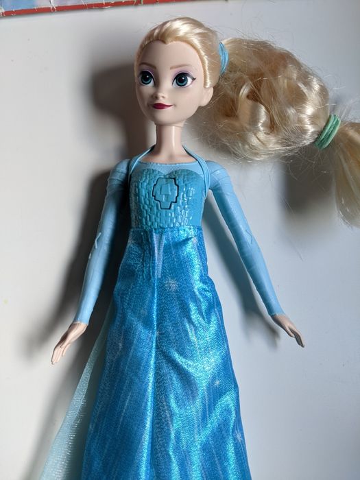 Кукла Disney Пееща Елза