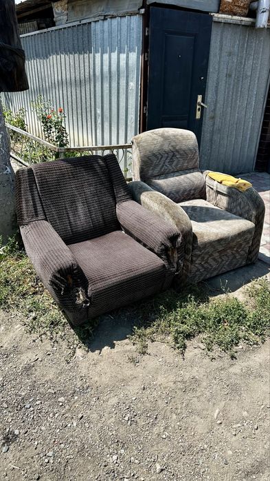 Два кресло! Отдам БЕСПЛАТНО!!!