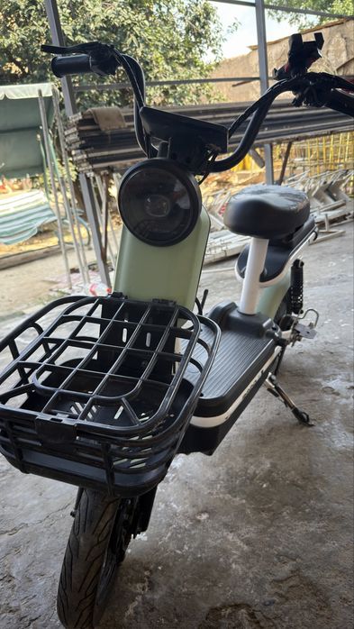 Skuter elektr sotiladi скутеры