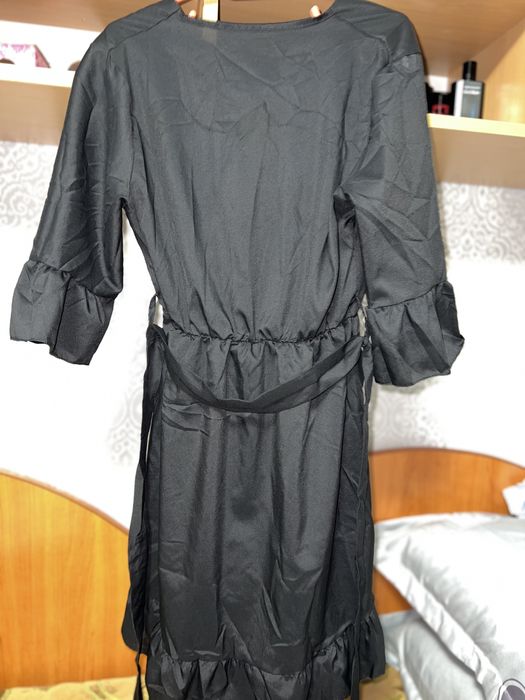 Vand rochie scurta marimea M