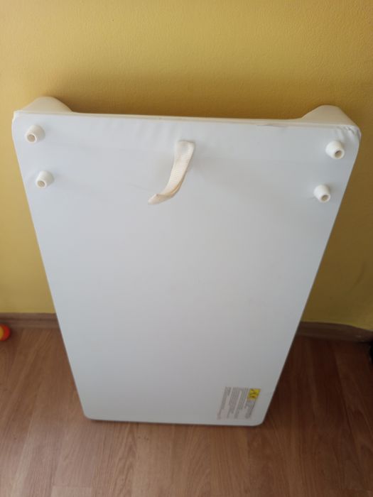 Saltea de înfășat bebeluși in stare buna 80/50 cm.