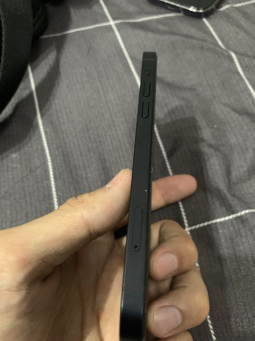 Продам Iphone 12
