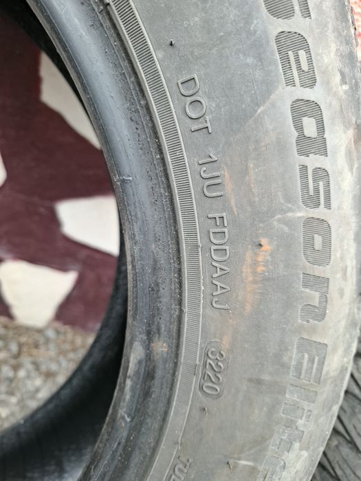 Vând 4 cauciucuri M+S (vară-iarnă))s