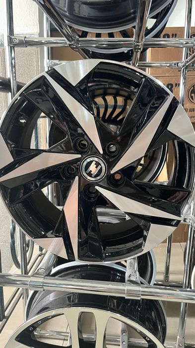 Продам летние шины с дисками