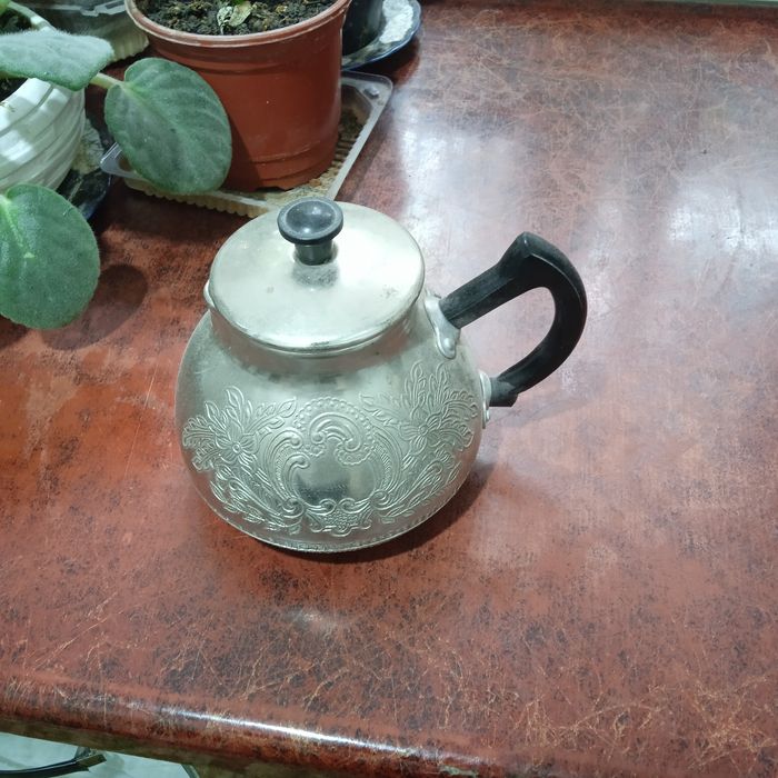 Продам молочник сотилади