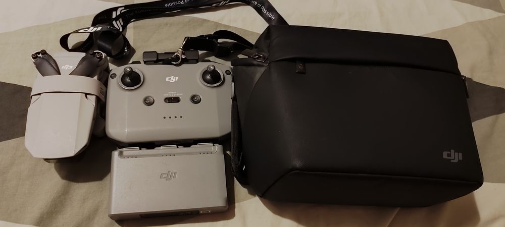 Дрон DJI Mini 2 Fly More Combo