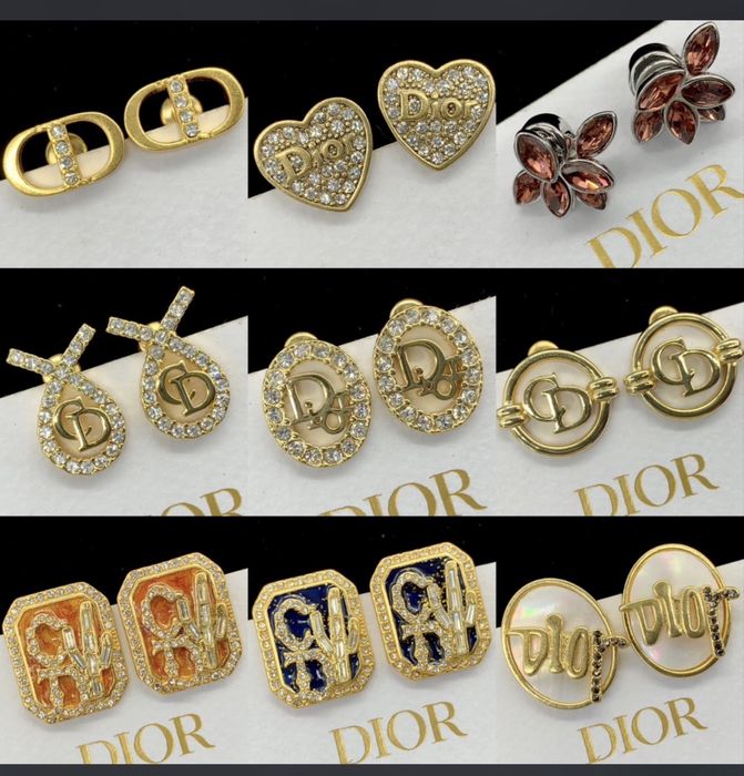 Обеци на марката Dior