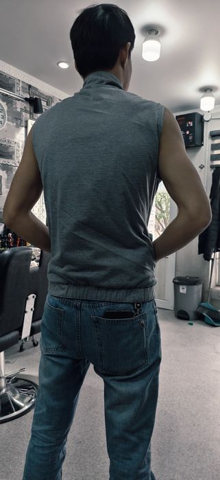 Продам безрукавка