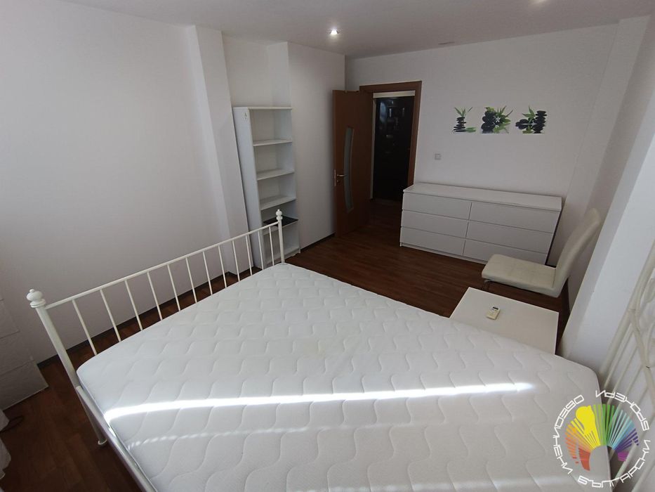 Дава се под наем Тристаен апартамент в Бургас, Център - 80 кв.м за 408 € - Снимка #9