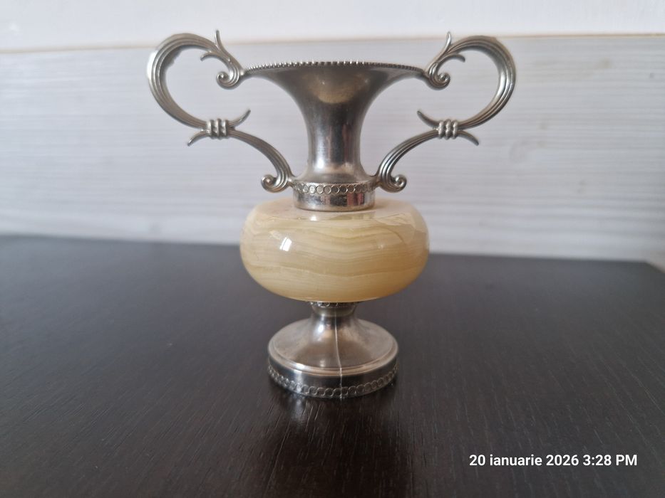 Bibelouri vechi din marmură,lucrate manual