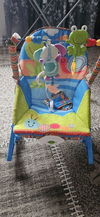 Продам шезлонг-качалку для малышей.