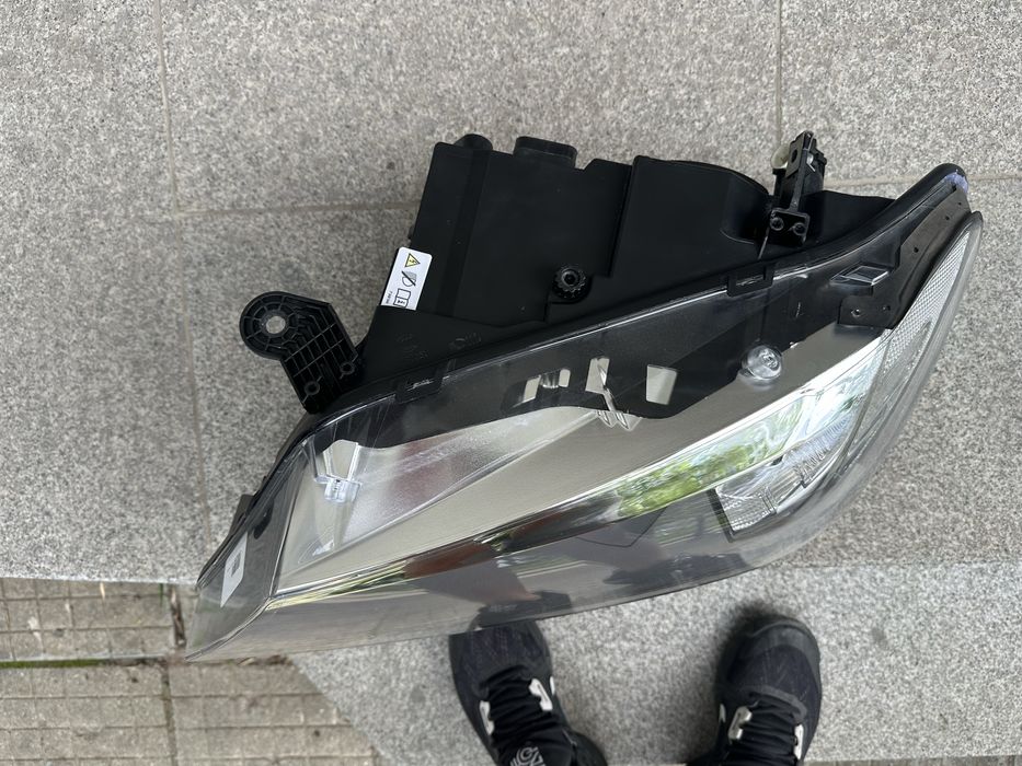 Фар за BMW X3 F25