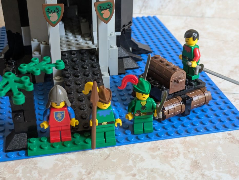 LEGO комплекти, рицари, влак 9V и град