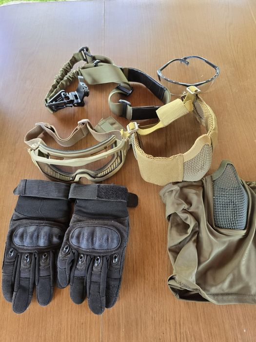 Set Complet Echipament Protecție Airsoft – Ochelari, Mască, Mănuși, Chingă