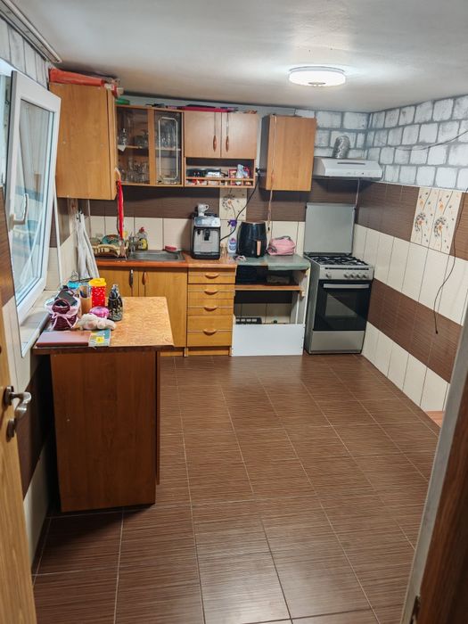 Vand casa în cermei