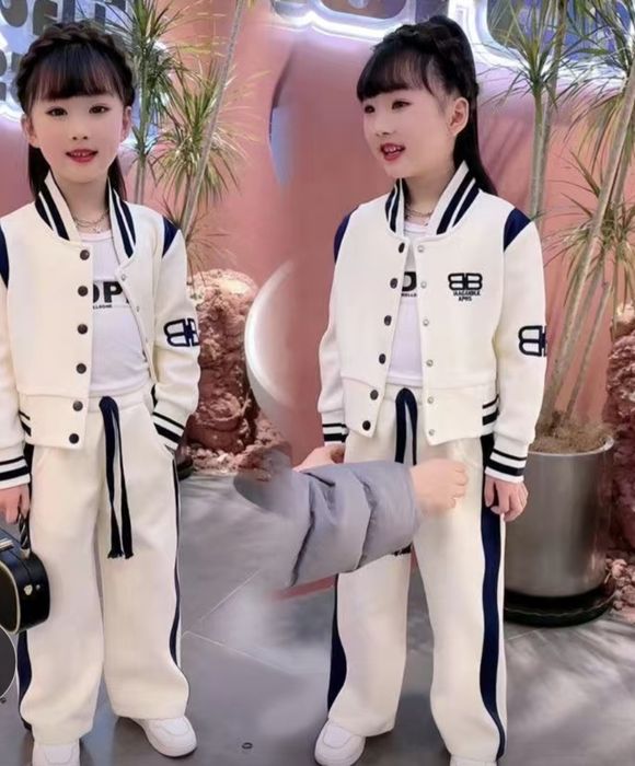 Детский костюм для девушек