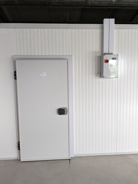 Hala procesare cu camere frigorifice