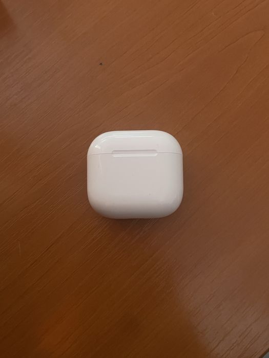 Apple AirPods 4 ANC cu factură