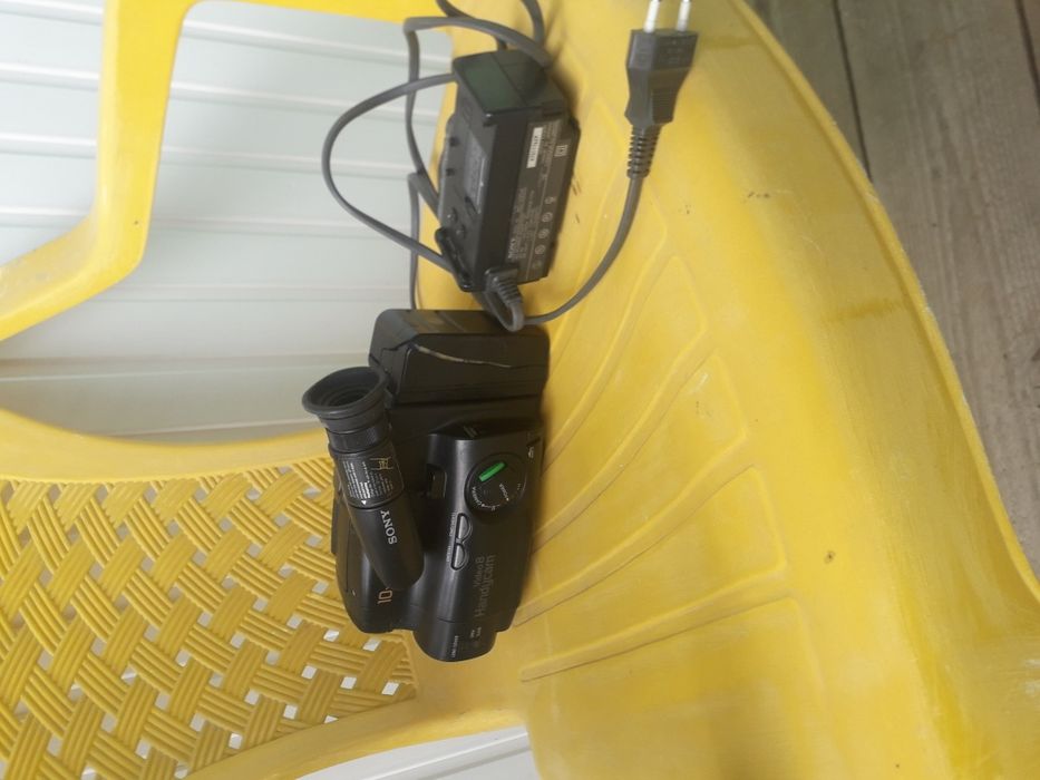 Vînd cameră de filmare sony