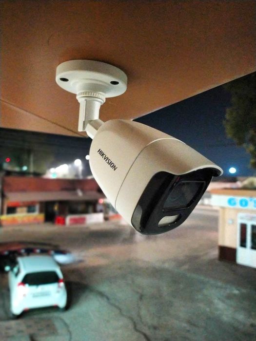 Кузатув камералари ва домофонлар урнатиб берамиз.