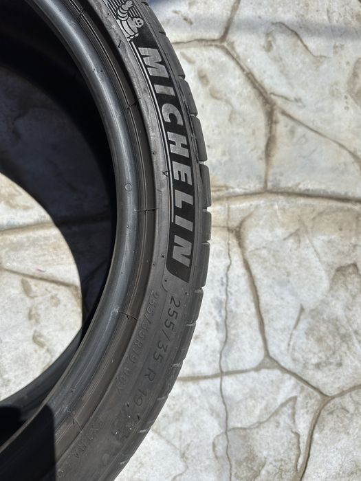 Michelin Pilot Sport 4S BMW* 255/35R19