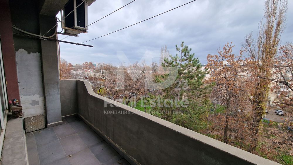 Продава се Двустаен апартамент в Пловдив, Кючук Париж - 70 кв.м за 918 €/кв.м - Снимка #2