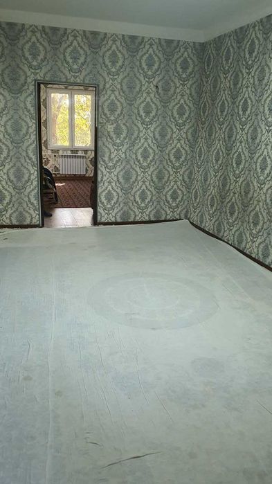 Продаётся 2/2/4 ТТЗ-2 Среднее состояние 52м2 Торец Ор-р Кафе Ульяна