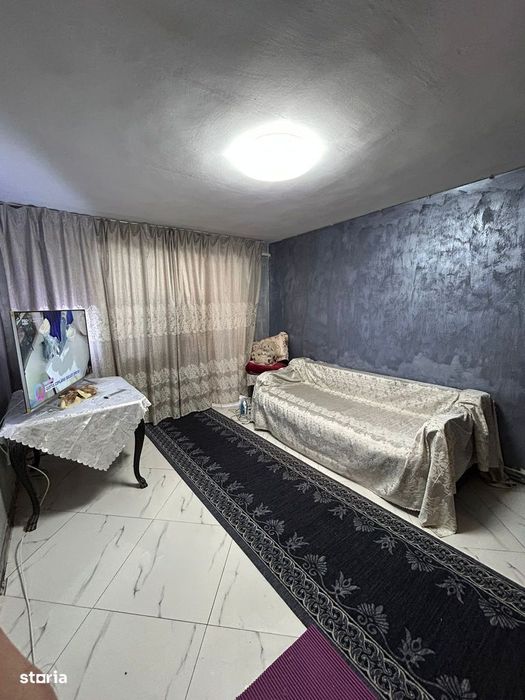 Apartament cu 2 camere decomandat In Podu Ros la bulevard