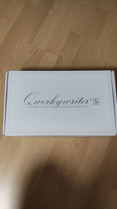 Нова ретро клавиатура Qwerkywriter S,