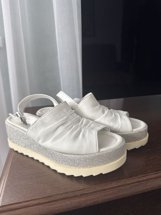 Летняя женская обувь