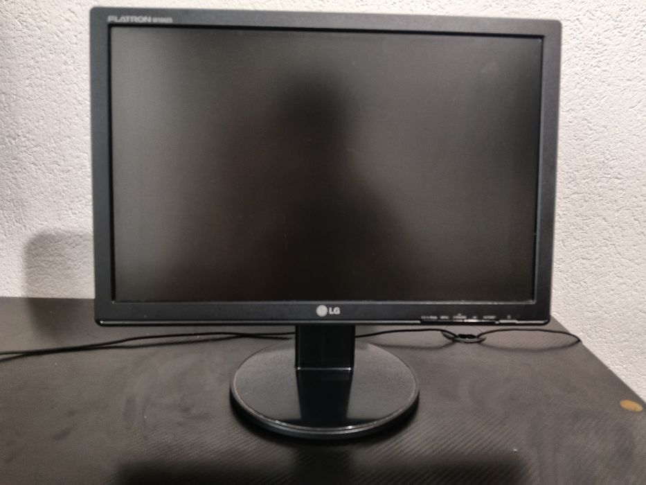 Monitor LG Flatron W1942S 19" - 75hz - Cablu VGA+Alimentare