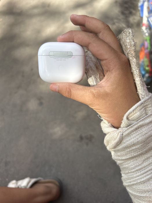 AirPods три новый