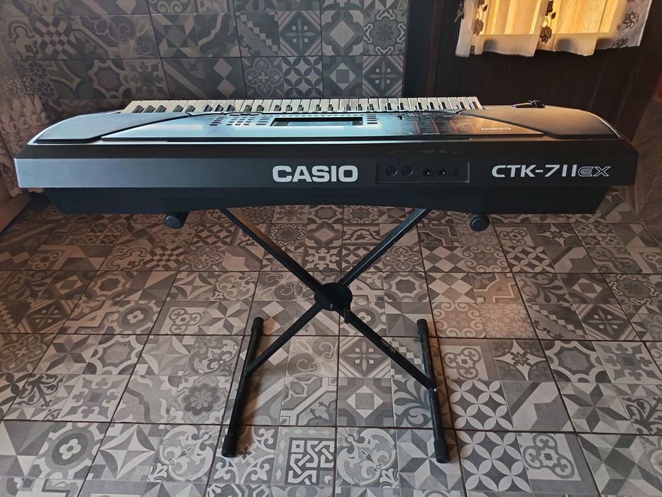 Vând orgă Casio profesionala CTK-711 ex 5 octave fără stativ 
550 Ron negociabil