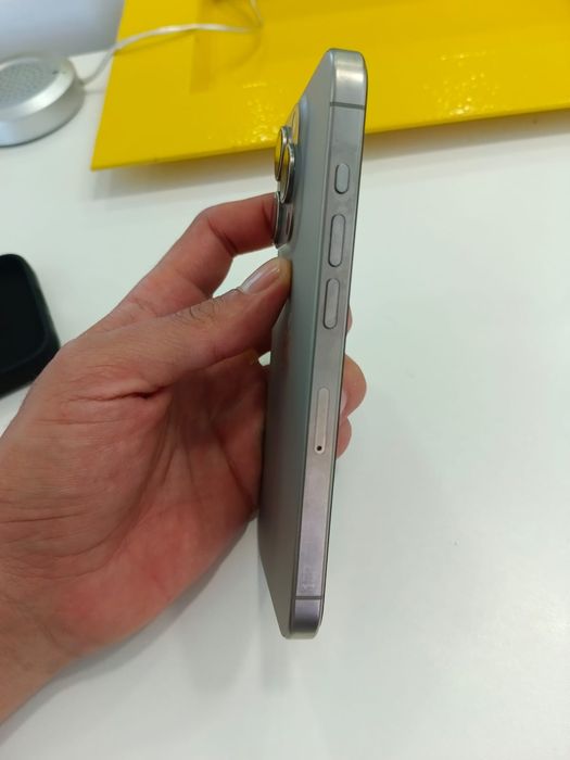 iPhone 15pro 256gb