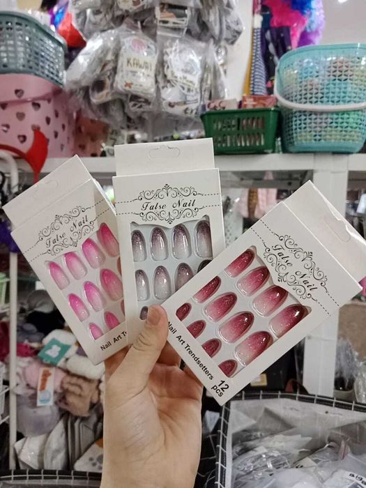 Накладные ногти , маникюр