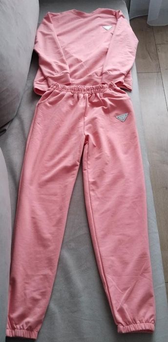 Продам спортивный костюм