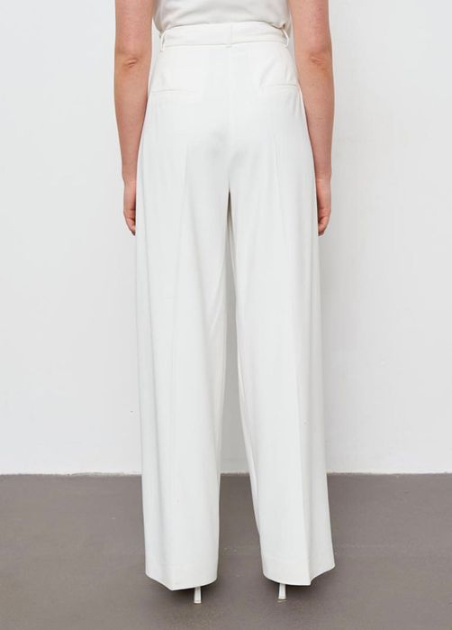 Костюм брючный женский