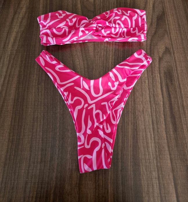 бански костюми от две части в розово и бяло