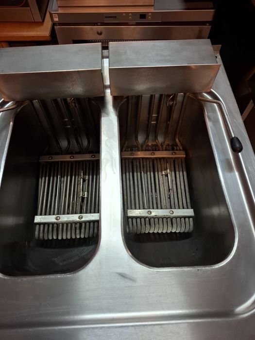 Friteuza electrică dublă